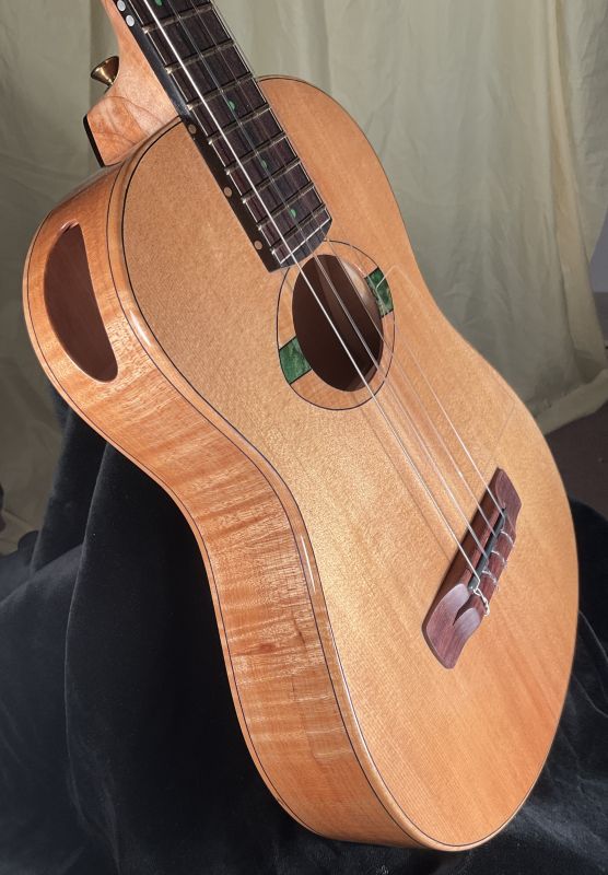 laughlin baritone ukulele